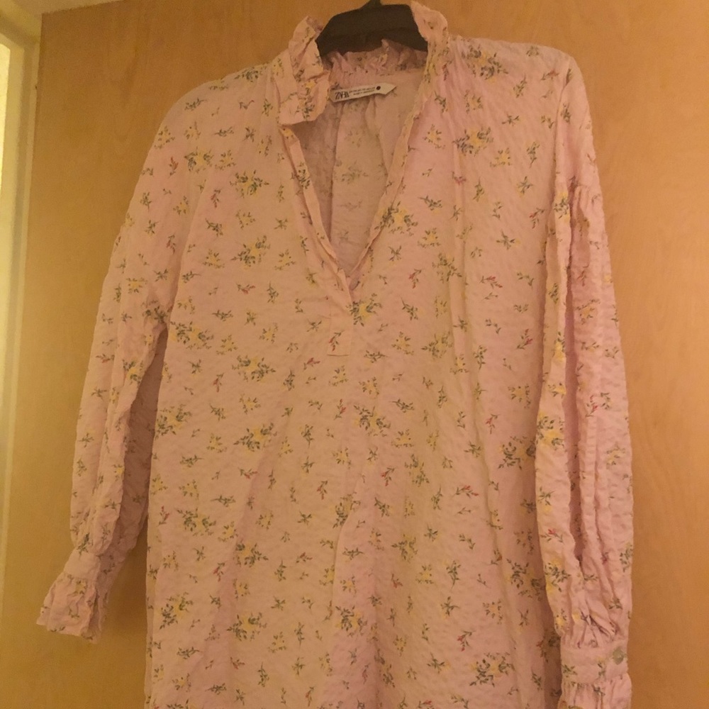 Light pink Zara dress with floral pattern